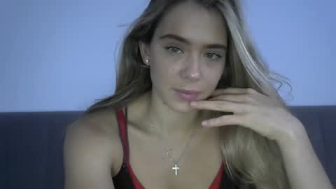 nelly_fortu online show from 12/19/25, 10:33