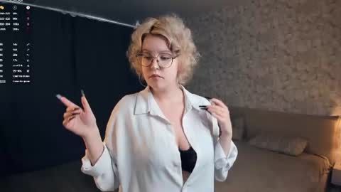 nelly_gloss online show from 06/13/26, 07:50