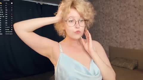nelly_gloss online show from 06/14/26, 07:54