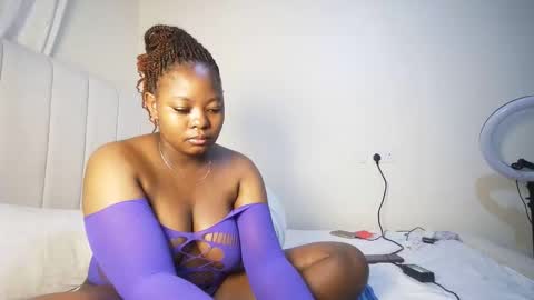 nellyeluxe online show from 05/31/26, 12:30