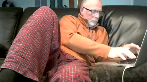 Snapshot of neman4u2c chatting on 12/22/24, 01:34 Jack online show from 12/22/24, 01:34