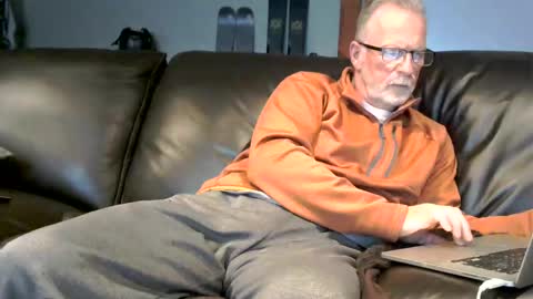 Snapshot of neman4u2c chatting on 10/12/25, 11:15 Jack online show from 10/12/25, 11:15