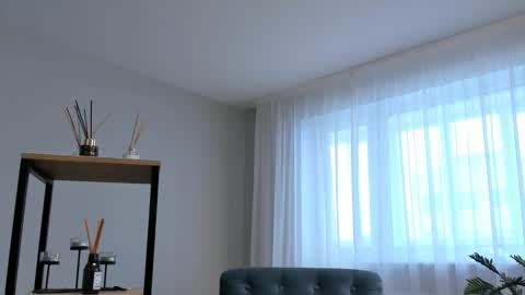 Leone online show from 02/15/26, 07:51