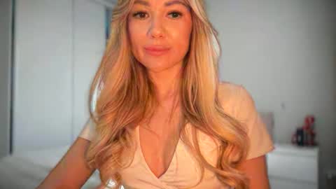 Snapshot of nensysafrons chatting on 04/04/26, 01:41 NensySafrons online show from 04/04/26, 01:41