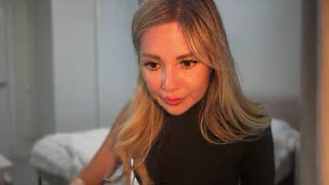 Snapshot of nensysafrons chatting on 04/11/26, 04:00 NensySafrons online show from 04/11/26, 04:00