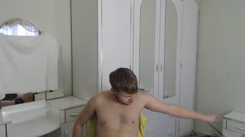 Snapshot of nenvol1 chatting on 01/17/25, 10:11 better ask online show from 01/17/25, 10:11