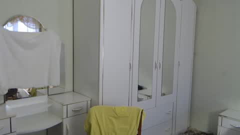 Snapshot of nenvol1 chatting on 01/18/25, 01:08 better ask online show from 01/18/25, 01:08