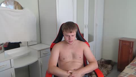 Snapshot of nenvol1 chatting on 09/25/25, 10:08 better ask online show from 09/25/25, 10:08