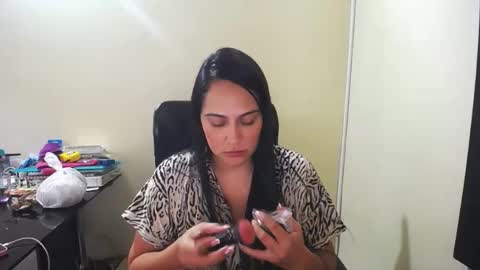 Snapshot of neny445 chatting on 12/26/24, 01:54 kelly lopez online show from 12/26/24, 01:54