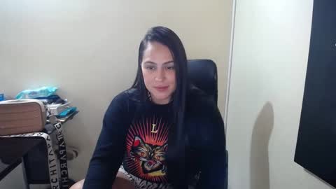 Snapshot of neny445 chatting on 02/15/25, 01:49 kelly lopez online show from 02/15/25, 01:49
