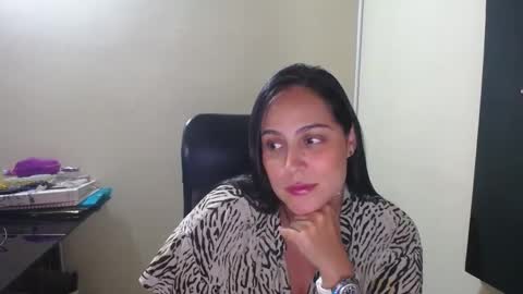 Snapshot of neny445 chatting on 03/04/25, 07:54 kelly lopez online show from 03/04/25, 07:54