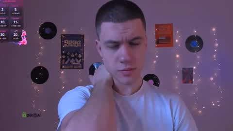 neo_raze_ online show from 03/08/26, 09:29