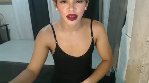 neomi online show from 10/23/25, 07:07