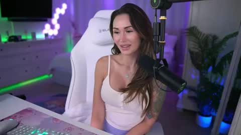 Sasha West online show from 11/11/25, 10:54