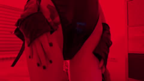 Snapshot of neondemon_ chatting on 12/28/24, 02:54 maeve online show from 12/28/24, 02:54