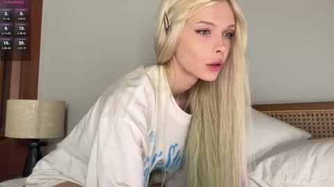 Snapshot of neondemon_ chatting on 01/17/25, 01:15 maeve online show from 01/17/25, 01:15