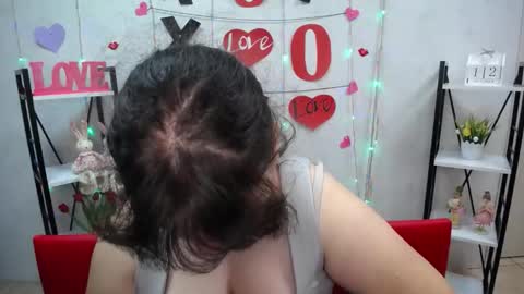 Snapshot of neonilalisova chatting on 10/13/25, 11:21 NeonilaLisova online show from 10/13/25, 11:21