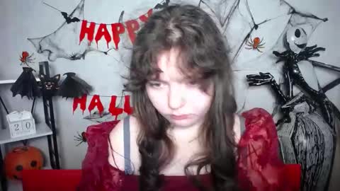 Snapshot of neonilalisova chatting on 10/20/25, 11:21 NeonilaLisova online show from 10/20/25, 11:21