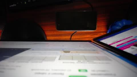 Snapshot of neonilalisova chatting on 10/30/25, 06:26 NeonilaLisova online show from 10/30/25, 06:26