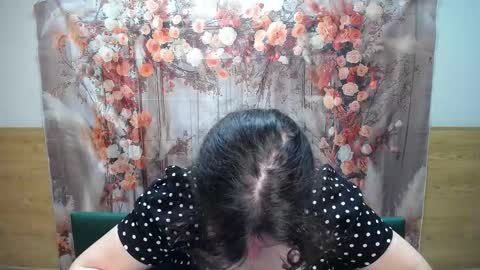 Snapshot of neonilalisova chatting on 02/02/26, 12:15 NeonilaLisova online show from 02/02/26, 12:15