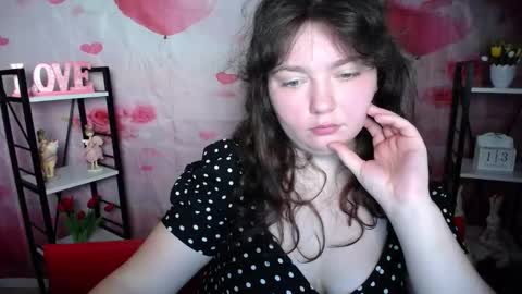 Snapshot of neonilalisova chatting on 02/13/26, 06:53 NeonilaLisova online show from 02/13/26, 06:53