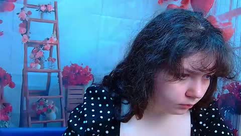 Snapshot of neonilalisova chatting on 02/15/26, 06:10 NeonilaLisova online show from 02/15/26, 06:10