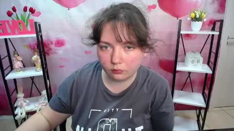 NeonilaLisova online show from 05/06/26, 11:04