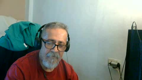 Snapshot of neron401 chatting on 06/15/26, 02:41 neron401 online show from 06/15/26, 02:41