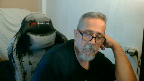 Snapshot of neron401 chatting on 06/22/26, 01:19 neron401 online show from 06/22/26, 01:19