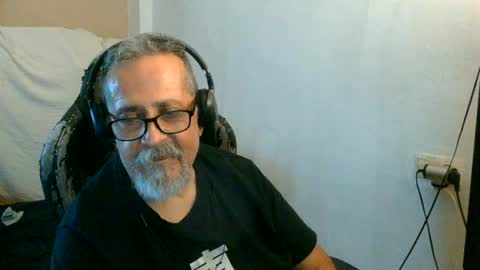Snapshot of neron401 chatting on 06/23/26, 04:27 neron401 online show from 06/23/26, 04:27