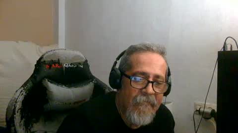 Snapshot of neron401 chatting on 07/19/26, 12:47 neron401 online show from 07/19/26, 12:47