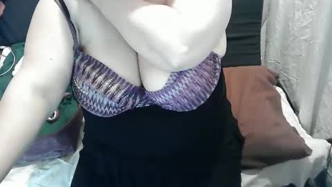 Snapshot of neslihan35 chatting on 02/14/25, 05:19 neslihan online show from 02/14/25, 05:19