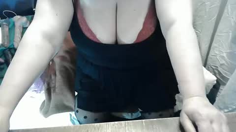 Snapshot of neslihan35 chatting on 02/17/25, 12:16 neslihan online show from 02/17/25, 12:16