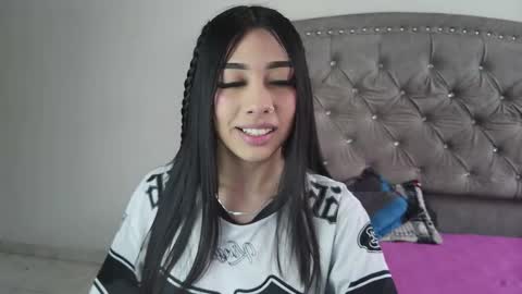 nesuko_kamado online show from 11/26/25, 12:39