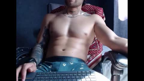 Snapshot of neuttron chatting on 10/27/25, 06:56 neuttron online show from 10/27/25, 06:56