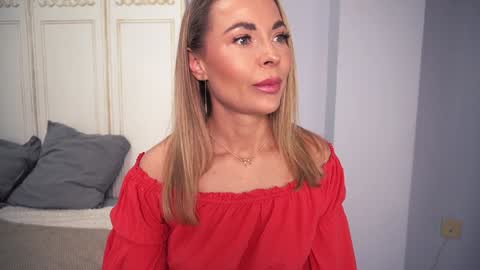 new dee online show from 02/26/25, 09:21