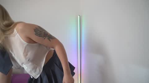 new dee online show from 11/10/25, 09:47