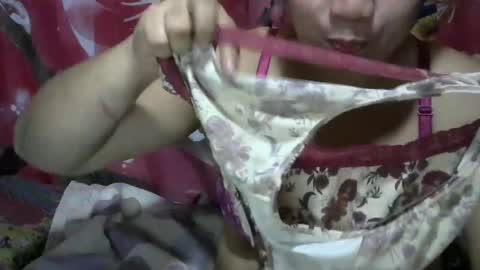 new_lady24 online show from 02/04/25, 12:51