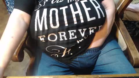 Lilly  online show from 01/28/25, 02:43