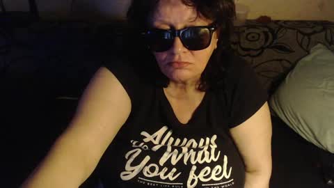 Snapshot of new_milf chatting on 06/09/26, 01:50 Lilly online show from 06/09/26, 01:50