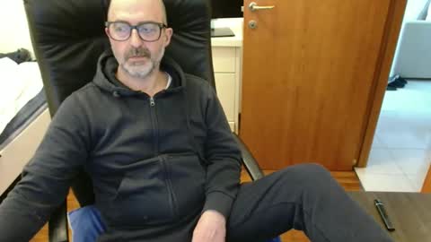 simi online show from 02/14/26, 01:19