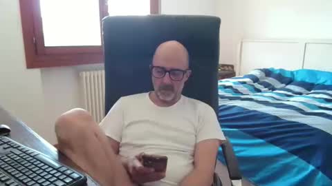 simi online show from 04/11/26, 12:31