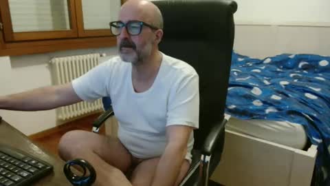 simi online show from 04/14/26, 06:47