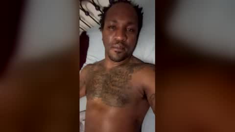 Snapshot of newsong2301 chatting on 02/20/26, 06:37 newsong2301 online show from 02/20/26, 06:37