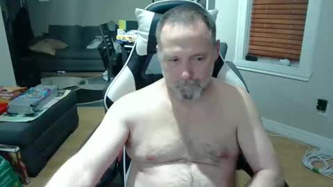 Snapshot of newvvorld chatting on 02/24/25, 10:25 NewWorld online show from 02/24/25, 10:25