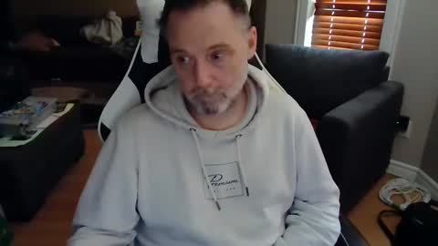 Snapshot of newvvorld chatting on 03/09/25, 08:42 NewWorld online show from 03/09/25, 08:42