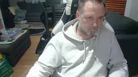 Snapshot of newvvorld chatting on 11/05/25, 02:11 NewWorld online show from 11/05/25, 02:11