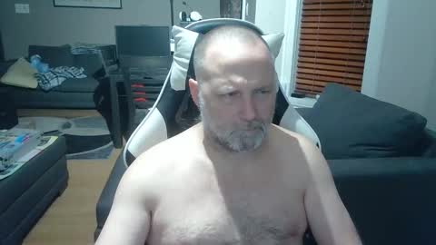 Snapshot of newvvorld chatting on 11/20/25, 09:47 NewWorld online show from 11/20/25, 09:47