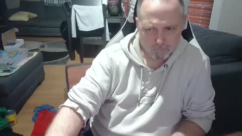 Snapshot of newvvorld chatting on 11/30/25, 07:40 NewWorld online show from 11/30/25, 07:40