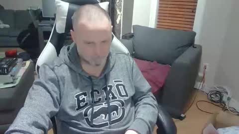 Snapshot of newvvorld chatting on 03/09/26, 12:36 NewWorld online show from 03/09/26, 12:36